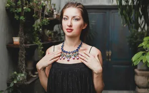 filterable-carousel-imagespeople-3-button