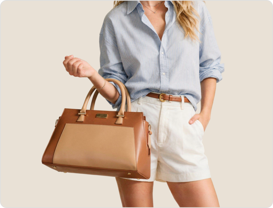 Modifica le foto del tuo modello di borsa AI ed esportale pronte per la pubblicazione.
